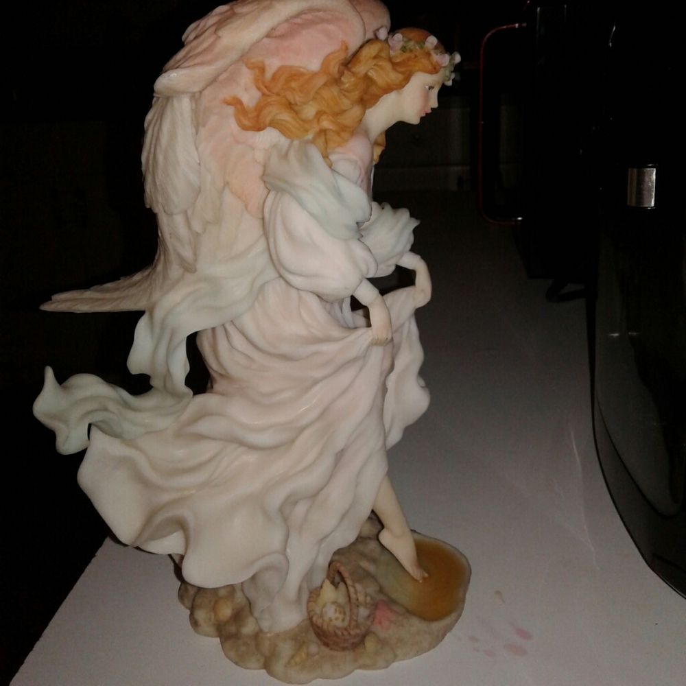 Angel - Picture 5 of 5